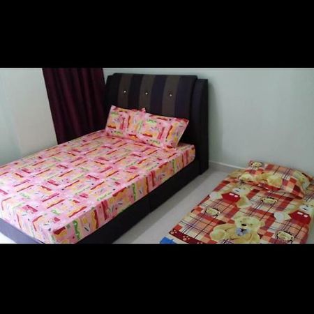 Coral Homestay Pekan Pangkor Bagian luar foto