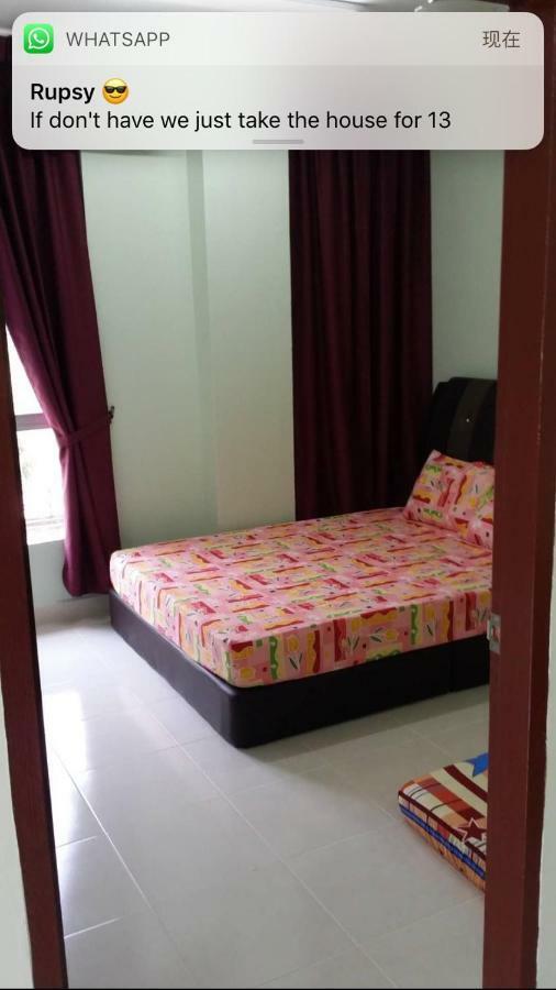 Coral Homestay Pekan Pangkor Bagian luar foto